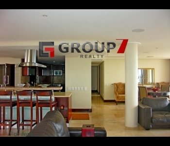 Spacious open plan living areas 