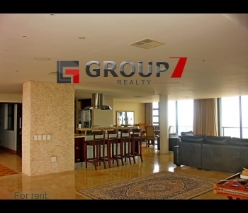 Expansive and spacious extended lounge area