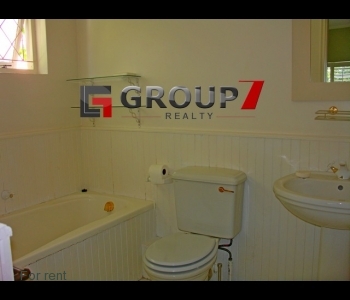 Bedroom 1 en-suite bathroom