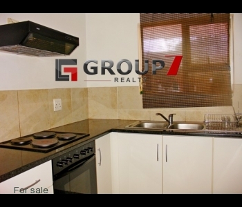 Fully fitted kitchen