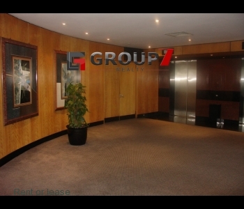 EXECUTIVE OFFICE SPACE IN ESPLANADE