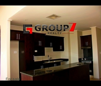 Fully fitted kitchen with bosch appliances