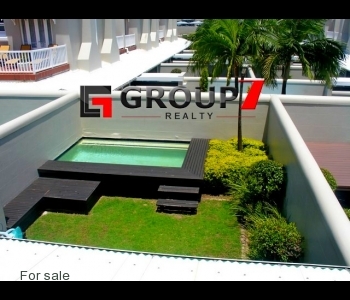 Garden with splash pool