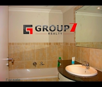 Bathroom 1 with tub