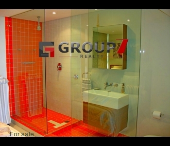 Bathroom 2 with shower