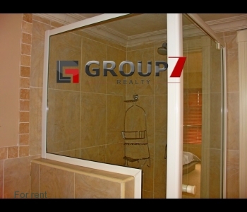 En-suite bathroom with shower